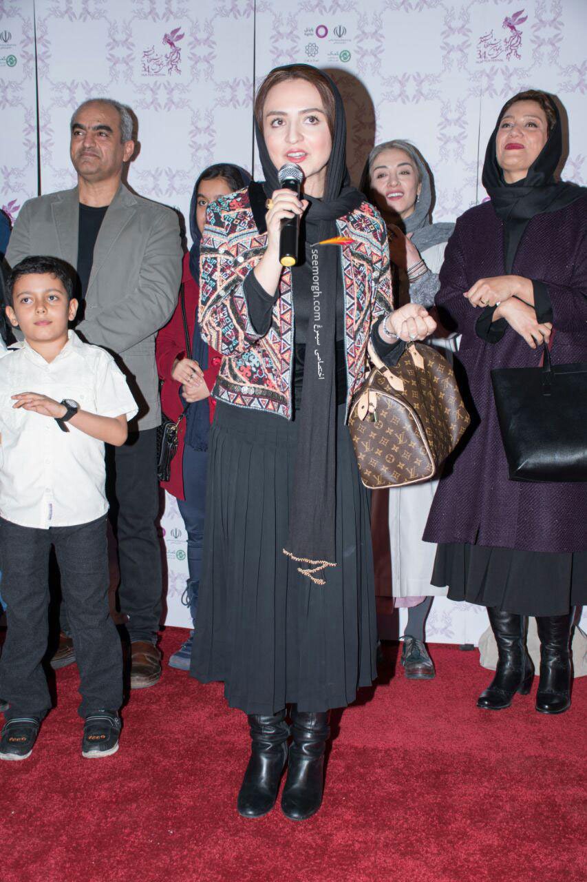 مدل لباس گلاره عباسی در پنجمین روز سی و چهارمین جشنواره فیلم فجر - پردیس ملت