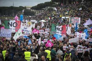 تظاهرات میلیونی در ایتالیا در دفاع از خانواده علیه ازدواج همجنس بازان