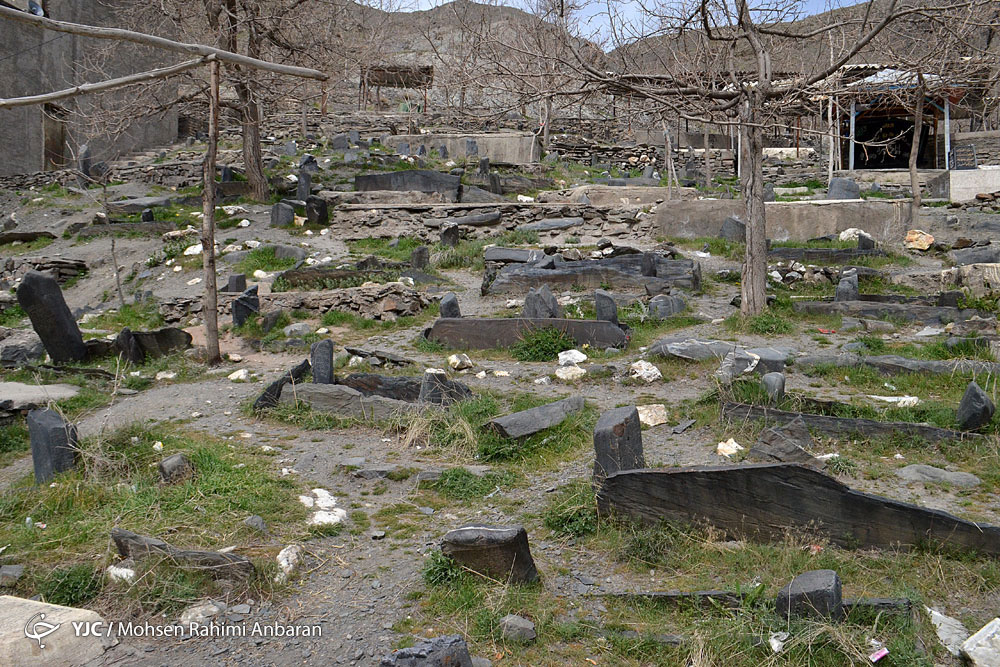 عکس/ قبرستان تاریخی کنگ در شهرستان بینالود