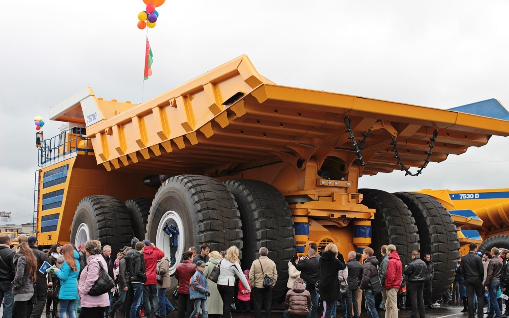 بزرگ ترین کامیون در دنیا+ تصاویر