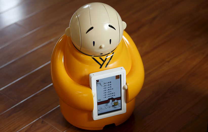 روبات راهب با استفاده از هوش مصنوعی تعالیم معنوی می‌دهد