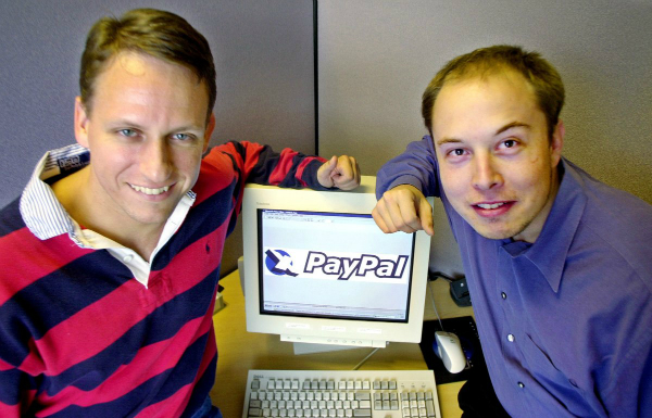 در سال ۲۰۰۲ پیتر تیل و ایلان ماسک هم به لطف فروش PayPal به eBay با مبلغ ۱.۵ میلیارد دلار، ثروتمند شدند. 