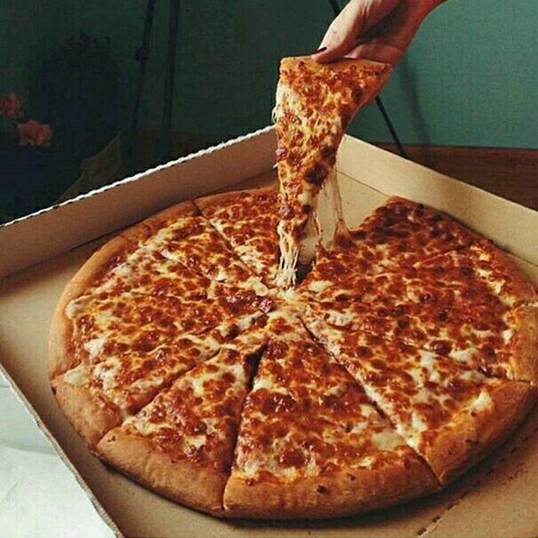 تقدیم به اونایی که عاشق پیتزا هستن