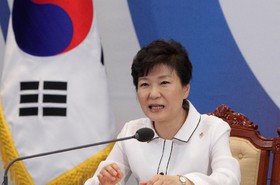 کره جنوبی خواستار کنار گذاردن همسایه شمالی‌اش از مذاکرات هسته‌ای شد