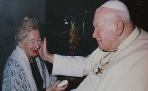 افشای رابطه نزدیک 30 ساله پاپ سابق با یک زن متاهل