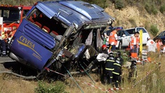 حوادث/ برخورد اتوبوس با دو کامیون در چین 8 کشته بر جای گذاشت 