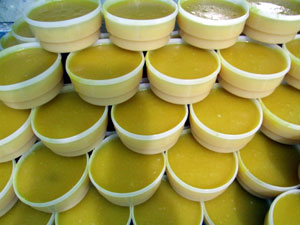 سه هزار کیلو حلوا زرد در شیراز پخت و توزیع می‌شود