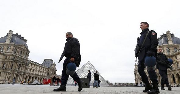 تصاویر : پاریس در روز بعد از حادثه