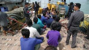 پلیس تایلند 100 نفر را در ارتباط با قاچاق انسان و برده داری بازداشت کرد