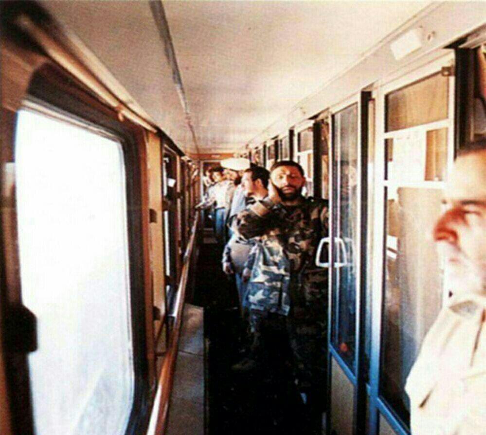  اذان گفتن شهید صیاد شیرازی در قطار 