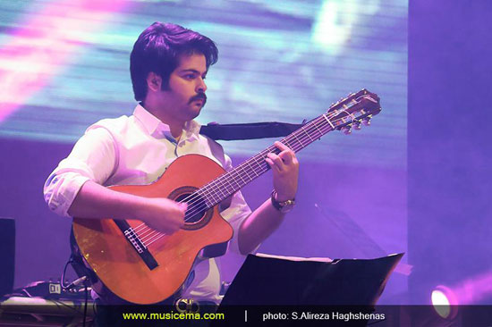 «شهرام شکوهی» دومین کنسرت «تا نفس هست» را در تهران روی صحنه برد