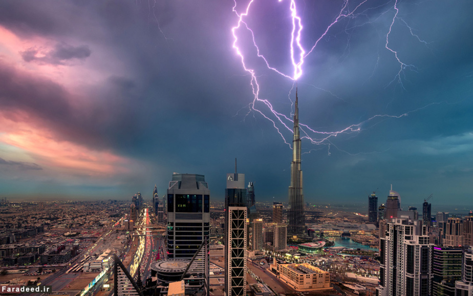عکس/ رعد و برق بر فراز برج خلیفه در دبی