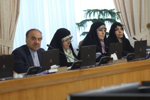 مشکلات زنان ایرانی به‌روایت نظرسنجی رسمی