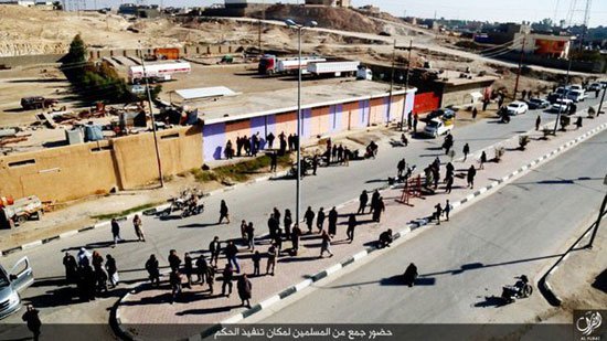 اعدام وحشیانه یک شهروند عراقی از سوی داعش+تصاویر