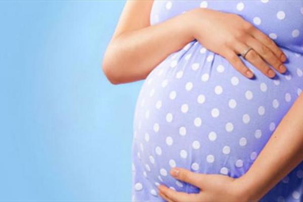 مامان و نی نی/ راهکارهای طبیعی برای رفع ترک شکم در بارداری