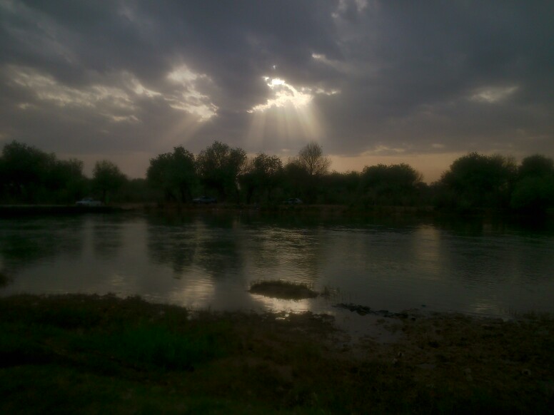 غروب افتاب در کنار رودخانه کرخه