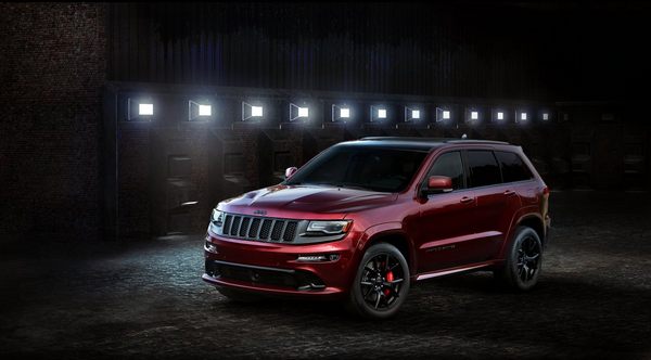 -and-srt-will-spice-up-the-grand-cherokee-with-a-475-horsepo