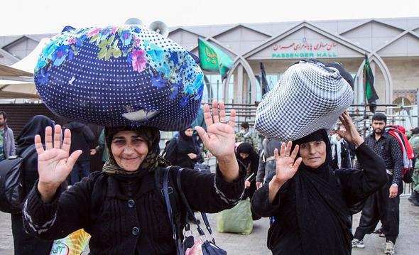 تصاویر : بازگشت زائران اربعین حسینی از کربلا