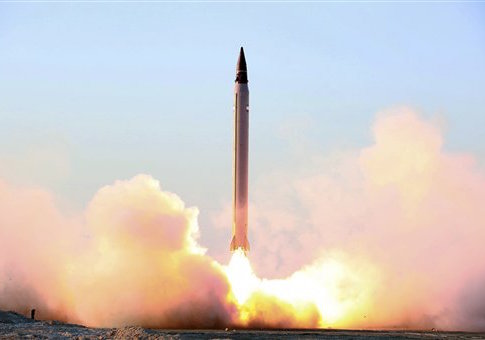 واشینگتن فری بیکن: آزمایش بزرگ موشکی ایران هم‌زمان با آغاز دوره رئیس‌جمهور جدید آمریکا