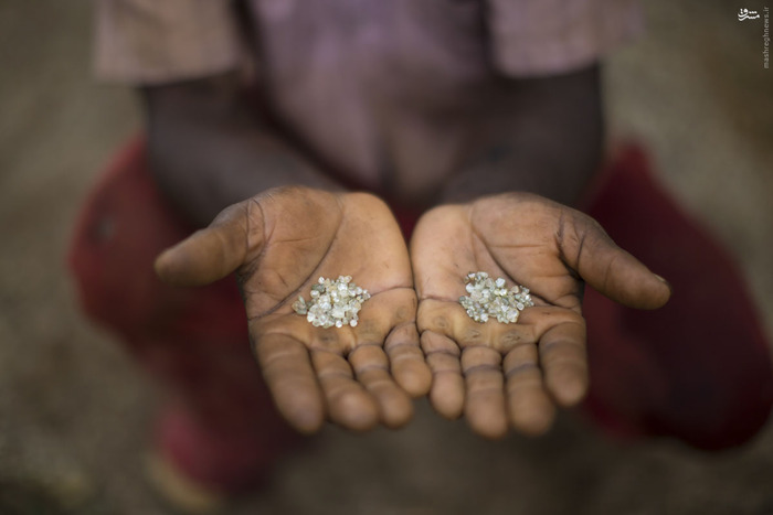  عکس/ بخت‌آزمایی در معادن رها شده الماس در برزیل 
