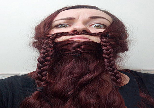 رقابت بانوان برای بافتن ریش هایی از موی سر! + تصاویر