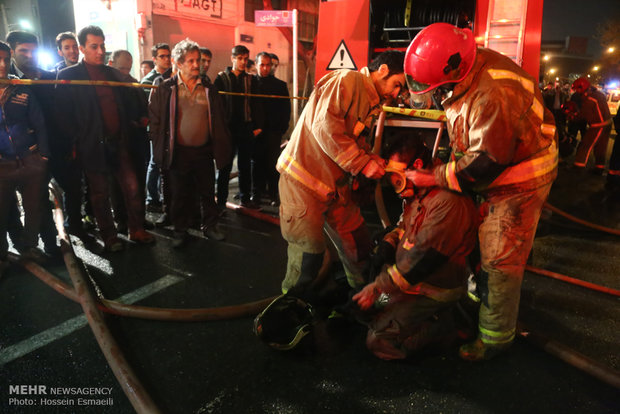 حوادث/ آتش سوزی در بازار کفاش ها در تهران