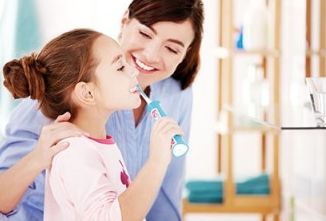 کودک/ آموزش رعایت بهداشت دهان و دندان به اطفال