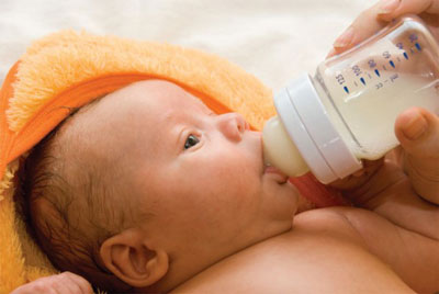 شیر خشک و شیر مادر ، شیر مادر ، شیر خشک برای نوزاد