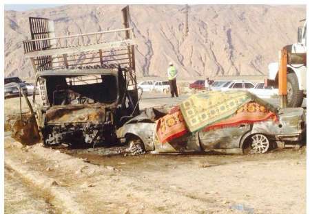کشته شدن 8 نفر در آتش سوزی پژو بعد از تصادف با کامیون