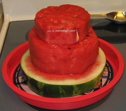 مرحله چهارم درست کردن کیک هندوانه ای برای شب یلدا