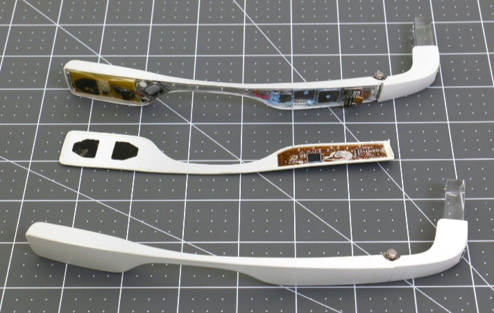 Images-of-the-Google-Glass-Enterprise-Edition-and-the-FCC-label-that-will-be-affixed-on-the-wearable.jpg-4