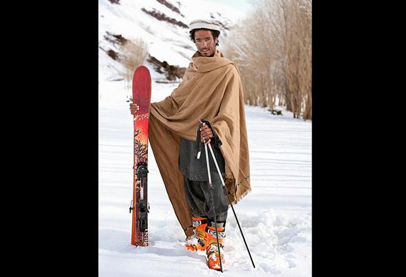 تصاویر : اسکی دختر و پسرها در افغانستان