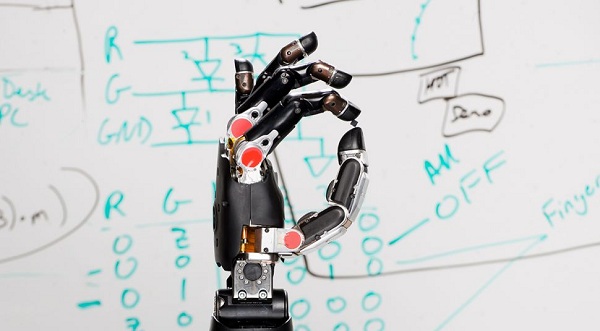 «گالیله»: پروژه ای که ربات را در مقابل انسان قرار می دهد