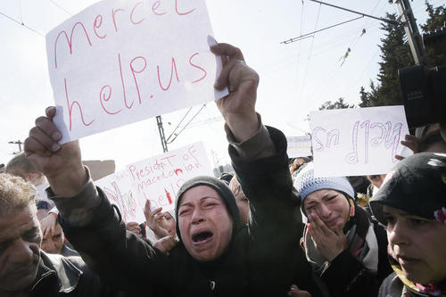 عکس/ تظاهرات پناهجویان در اعتراض به بسته ماندن مرز مقدونیه و یونان