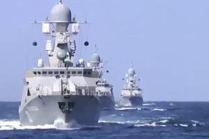 ناوچه جنگی روسیه در ساحل ایران توقف می کند
