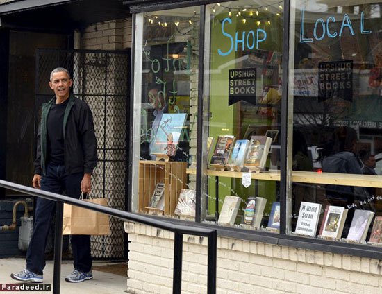 عکس: اوباما و دو دخترش در کتابفروشی