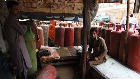 فایننشال تایمز: پاکستان برای رفع مشکل کمبود گاز، چشم امید به ایران دارد