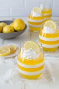 میز اردور/ طرز تهیه ژله‌ی لایه‌ایِ لیمو در لیوان