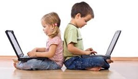 والدین، الگویی نامناسب برای استفاده فرزندان از شبکه های اجتماعی مجازی