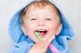 همه عوارض ازدست دادن زودهنگام دندان‌های شیری کودکان