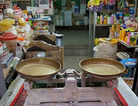 رئیس اتحادیه بنکداران مواد غذایی تهران: کالا به اندازه کافی در بازار هست