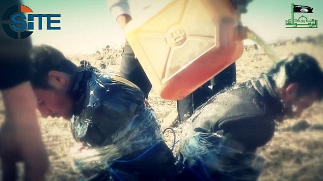 ویدیوی منزجرکننده داعش: لحظه منفجر کردن گروگان‌های وابسته به القاعده‌ + تصاویر