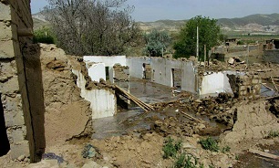 حوادث/ سرریز آب سد، 2 روستا را زیر آب برد