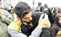 خبرگزاری فارس: کاروان ۲۵۰۰ نفره «شهدای مدافع حرم» راهی کربلا شد