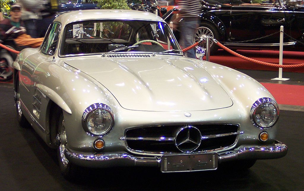 1024px-Mercedes_300SL_Coupe_vr_silver_EMS