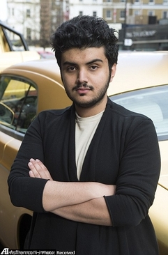 دیلی میل از هویت عبدالله بن ترکی جوان 23 ساله سعودی که صاحب خودروهای طلایی لندن است پرده برداشت.