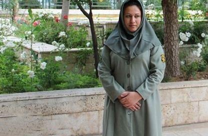 عکس های اولین زن محیط بان در بیابان های ایران