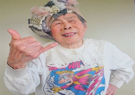 عکس های داغ مانکن شدن زنی در 90 سالگی