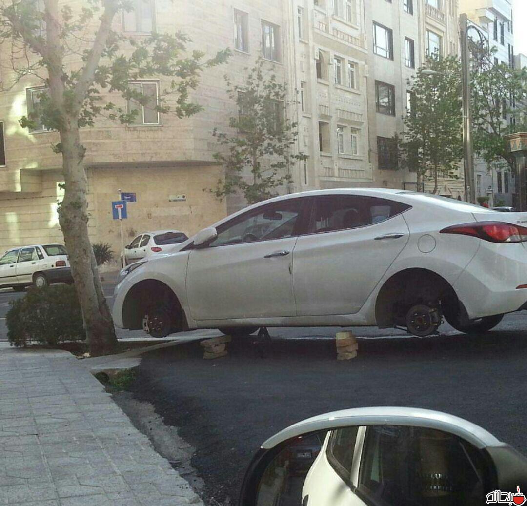 دزدیدن چرخ های النترا در تهران!
