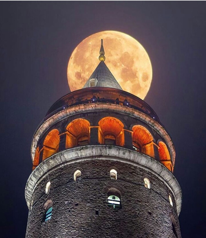 شب همگی بخیر، برج گالاتا،استانبول